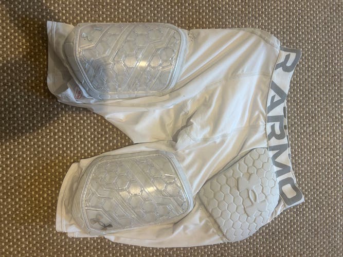 Large Adult Under Armour (Used)
