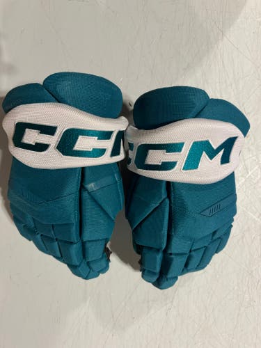 CCM Tacks XR Pro Gloves 14" (Like New)