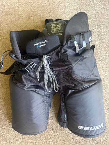Senior XXL Bauer Nexus N8000 Hockey Pants (Used)
