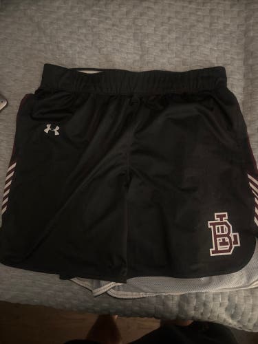 BL Black XL Men's Under Armour Shorts (Used)