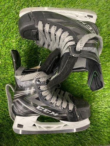 CCM Ribcor Platinum (SMU) Hockey Skates | Junior 2 (Regular)