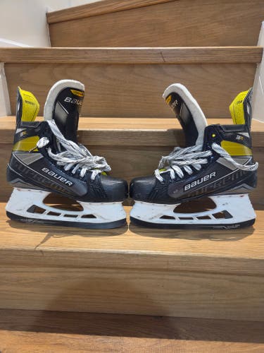 Black 2020 Bauer Supreme 3S Hockey Skates 7.5 (Used)