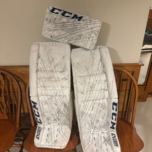 33" CCM Extreme Flex 4 Goalie Leg Pads (Used)