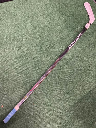 Junior Bauer Vapor Hyperlite Hockey Stick Right Handed P92 40 Flex (Used)