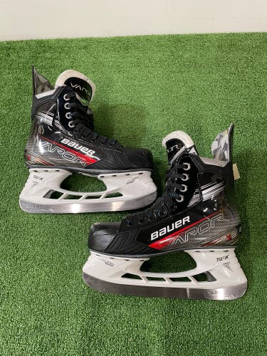 Intermediate Bauer Vapor X3 Hockey Skates Regular Width Size 5 (Used)