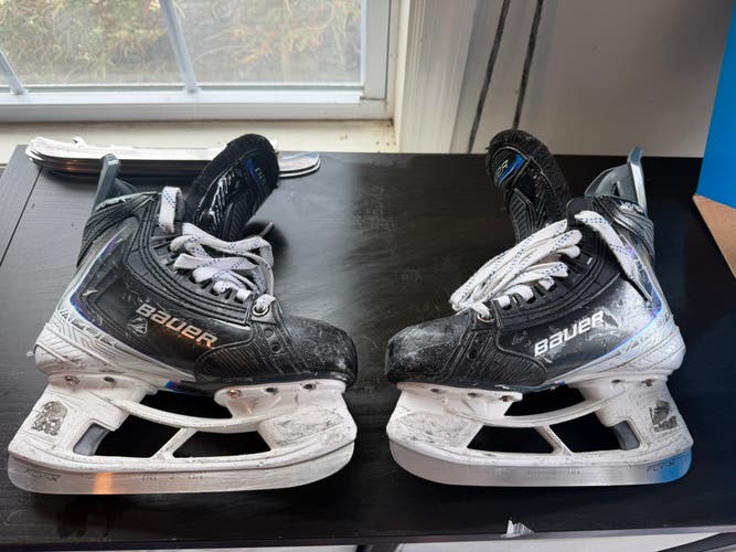 2025 Bauer Vapor Flylite Hockey Skates Regular Width Size 2 (Used)