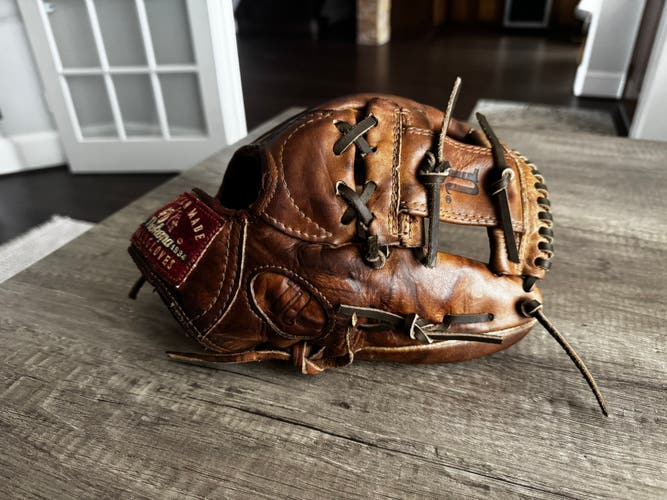 Nokona AMG 1125 RH Baseball Glove 11.25" (Used)