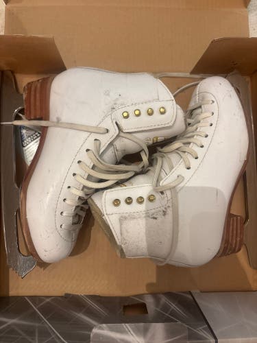 Jackson Ultima Freestyle Figure Skates C Adult 5 (Used)
