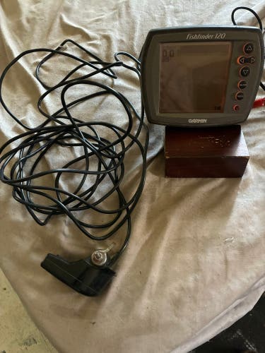 (Used) Garmin Fishfinder 120 With Depth Transducer Sonar