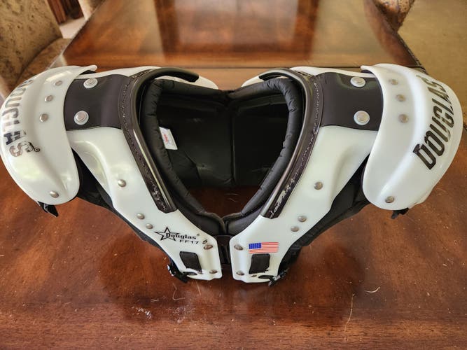 Small Adult Douglas FF17 Shoulder Pads (Used)