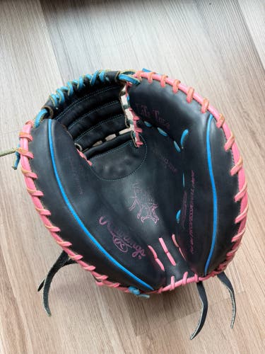 Rawlings Heart of the Hide RH Catcher's Baseball Glove 34" (Used)