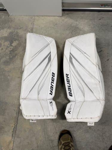 2023 34" Bauer Vapor Hyperlite 2 Goalie Leg Pads- white (Used)