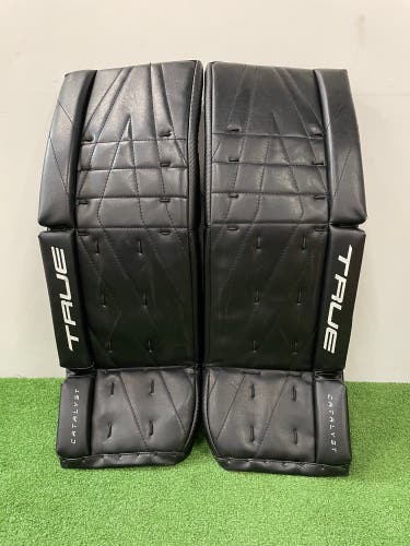 28" Junior True Catalyst SE Goalie Leg Pads (Used)