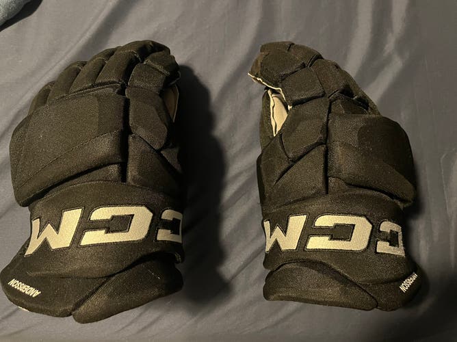 CCM JetSpeed FT8 Pro Gloves 14" Pro Stock (Used)