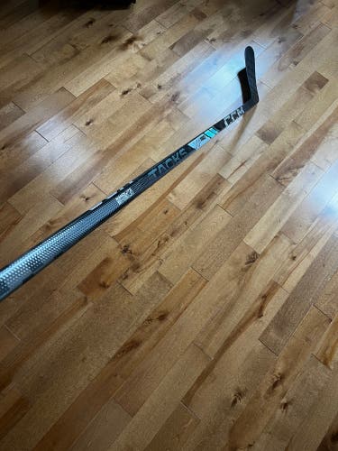 Senior CCM Tacks XF Pro Left Hand Hockey Stick P28M 80 Flex (New)