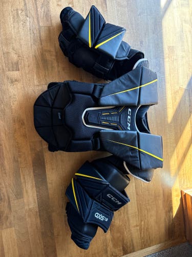Small CCM Axis A1.9 Goalie Chest Protector (Used)