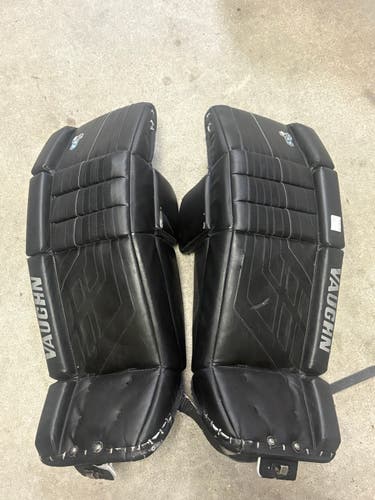 26" Vaughn Velocity VE8 JR Goalie Leg Pads (Used)