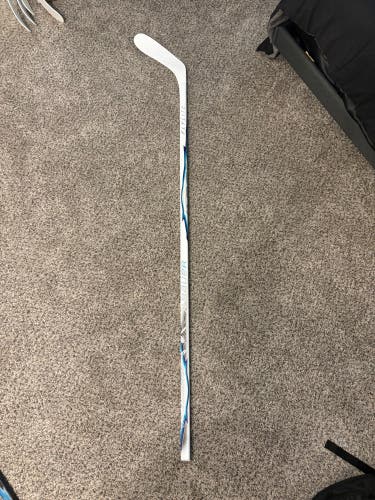 Senior Bauer Vapor Flylite Left Hand Hockey Stick P28 77 Flex (New)