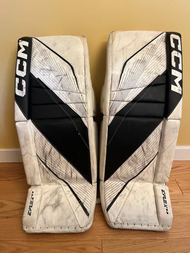 31" CCM EFlex 6.9 Goalie Leg Pads (Used)