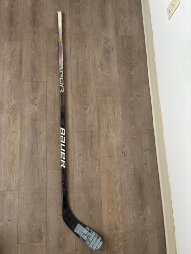 Like New Intermediate Bauer Left Hand Vapor Hyperlite Hockey Sticks P88 40 Flex