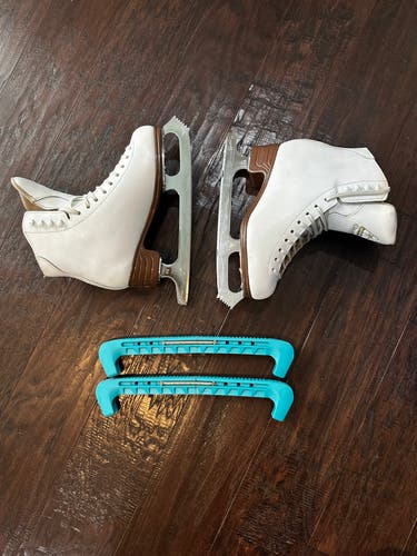 Jackson Ultima Figure Skates B Adult 5 (Used)