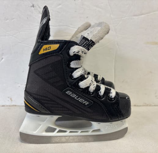 Black Bauer Supreme 140 Hockey Skates Regular Width 8 (Used)