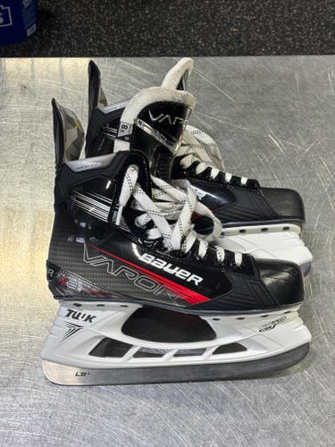 Bauer Vapor X3 Hockey Skates 8.5 (Used)