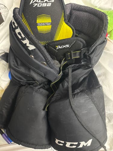 Men's Junior Small CCM Tacks 7092 Hockey Pants (Used)