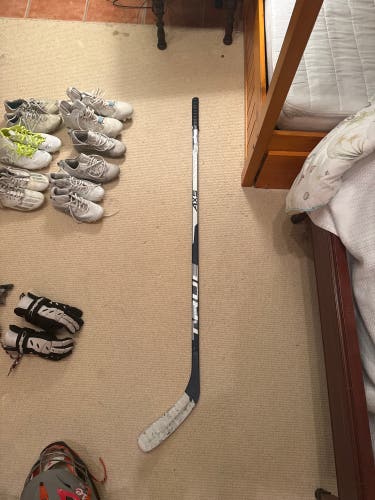 Senior True Right Handed Hockey Stick 40 Flex (Used)
