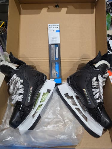 2026 Bauer Supreme Shadow Hockey Skates - Size 9/Fit 2 w/Brand New FLY-X Runners (Used)