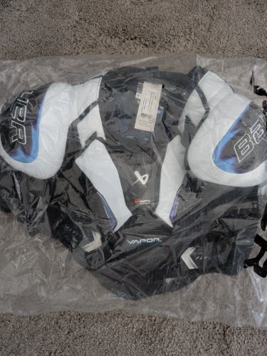 Men's Senior Medium Bauer Vapor Flylite Shoulder Pads (New)
