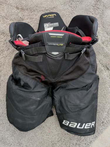 Men's Senior Medium Bauer Vapor Hyperlite Hockey Pants (Used)