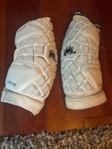 Small / Medium Youth ECD Echo Arm Pads (Used)