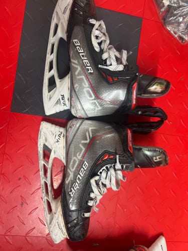 2021 Bauer Vapor Hyperlite Hockey Skates Regular Width Pro Stock 7 (Used)