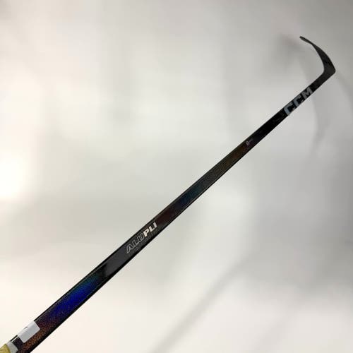 Used Right CCM Jetspeed FT8 Pro | 80 Flex P28M Curve Grip | AB432