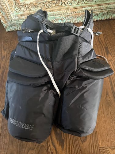 Senior Medium Vaughn V10 Pro Carbon Hockey Goalie Pants (Used)