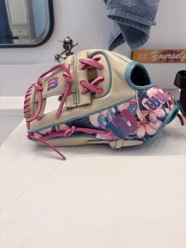 Wilson A2000 LH Baseball Glove 11.75" (New)