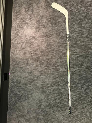 Bauer HyperLite 2 Pro Senior Hockey Stick Lefty P92M 65 Flex SR Spray Painted Toe