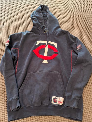 Minnesota Twins Blue Adult Unisex Medium Majestic Baseball Sweatshirt (Used)