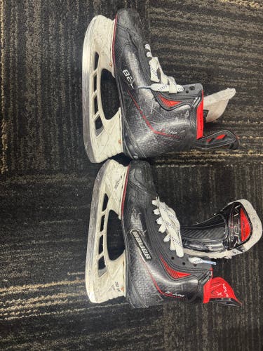 Bauer Vapor 3X Pro Hockey Skates Size 5.5 (Used)