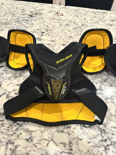 Small / Medium Youth Bauer Supreme M3 Shoulder Pads (Used)