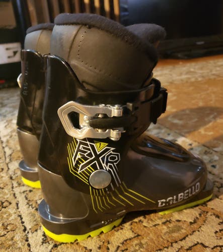 KIDS/TODDLER Ski Boots - Size 9 TODDLER / Mondo 15.5 DALBELLO FXR *Used*ALMOST NEW CONDITION