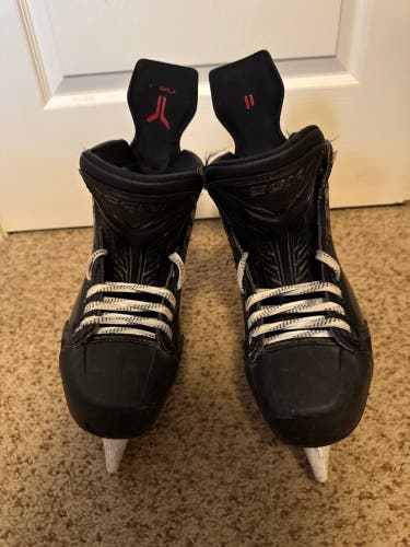 Red 2025 CCM JetSpeed FT890 Hockey Skates Regular Width 8.5 (Used)