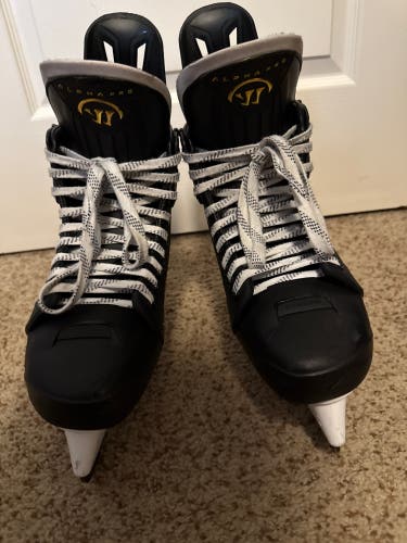 2025 Warrior Alpha Pro Hockey Skates Wide Width 8.5 (Used)