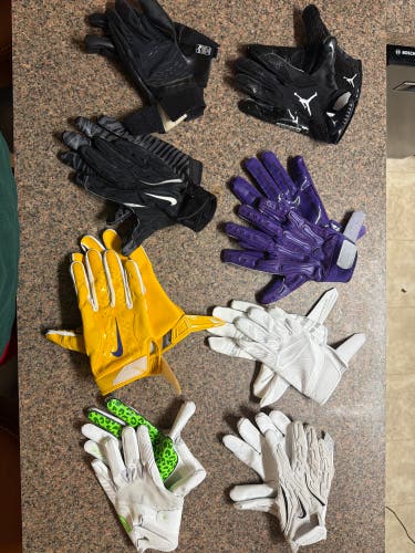 XL Adult Nike Gloves (Used)