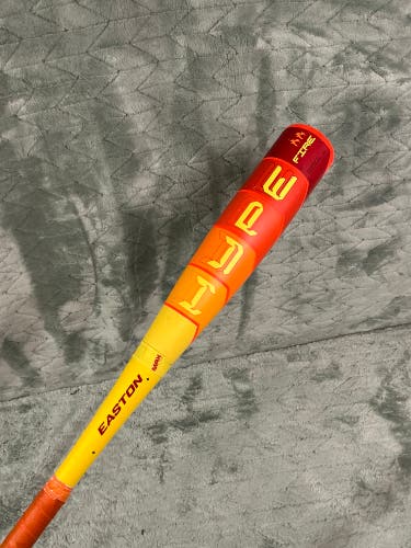 2025 Easton Hype Fire Composite Bat USABat Certified (-11) Composite 17 oz 28" (Used)