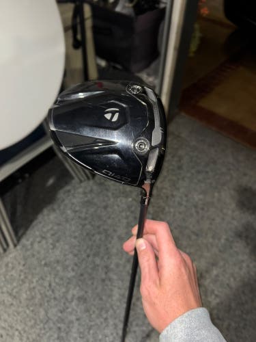 Men's TaylorMade TaylorMade Qi4D Driver Right Handed Driver Stiff Flex 10.5 Loft (Used)