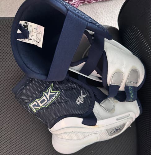 Senior Large Reebok 9K Elbow Pads (Used)