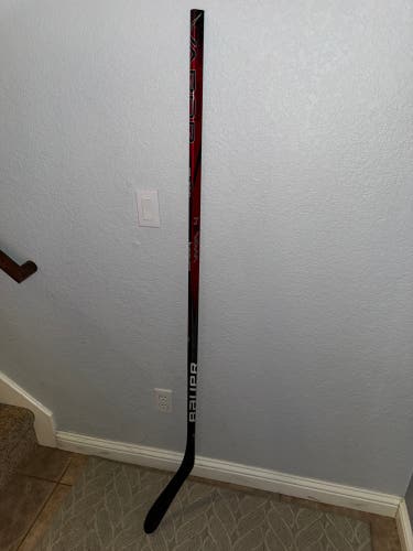 Senior Bauer Vapor X4 Right Handed Hockey Stick P28 76 Flex (Used)