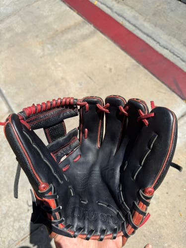 Wilson A2000 RH Infield Baseball Glove 11.5" (Used)